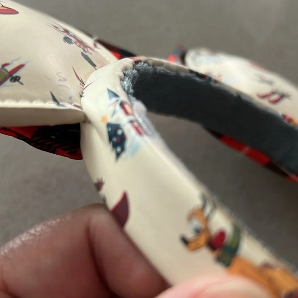 Disney Winter Snow Lodge sledding Mickey Ears. - Picture 10 of 10